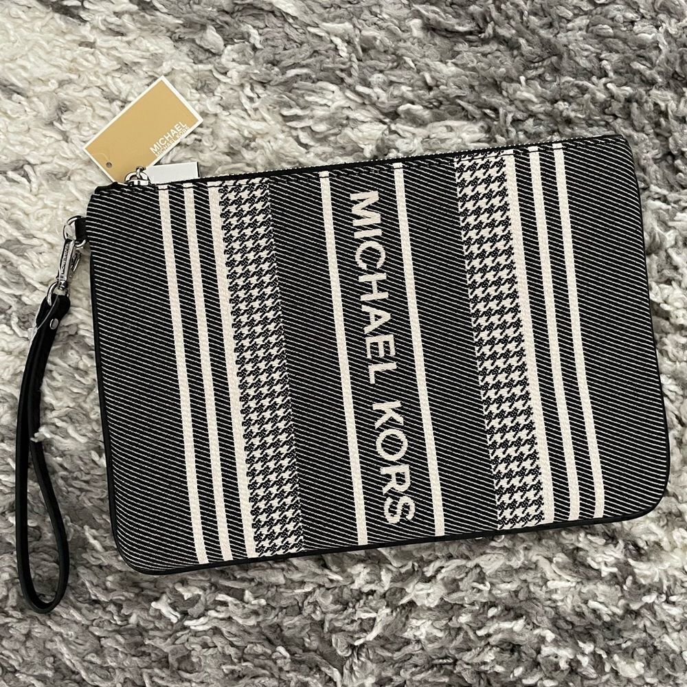 NWT Michael Kors Large Zip Pouch Wristlet